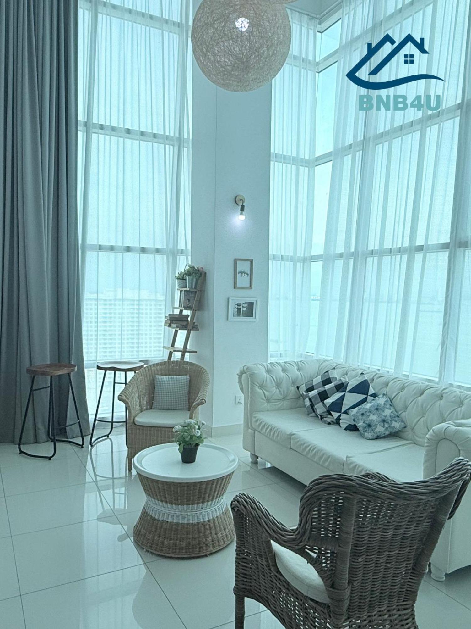Duplex Seaview Comfort Stay In City By Iz George Town Ngoại thất bức ảnh